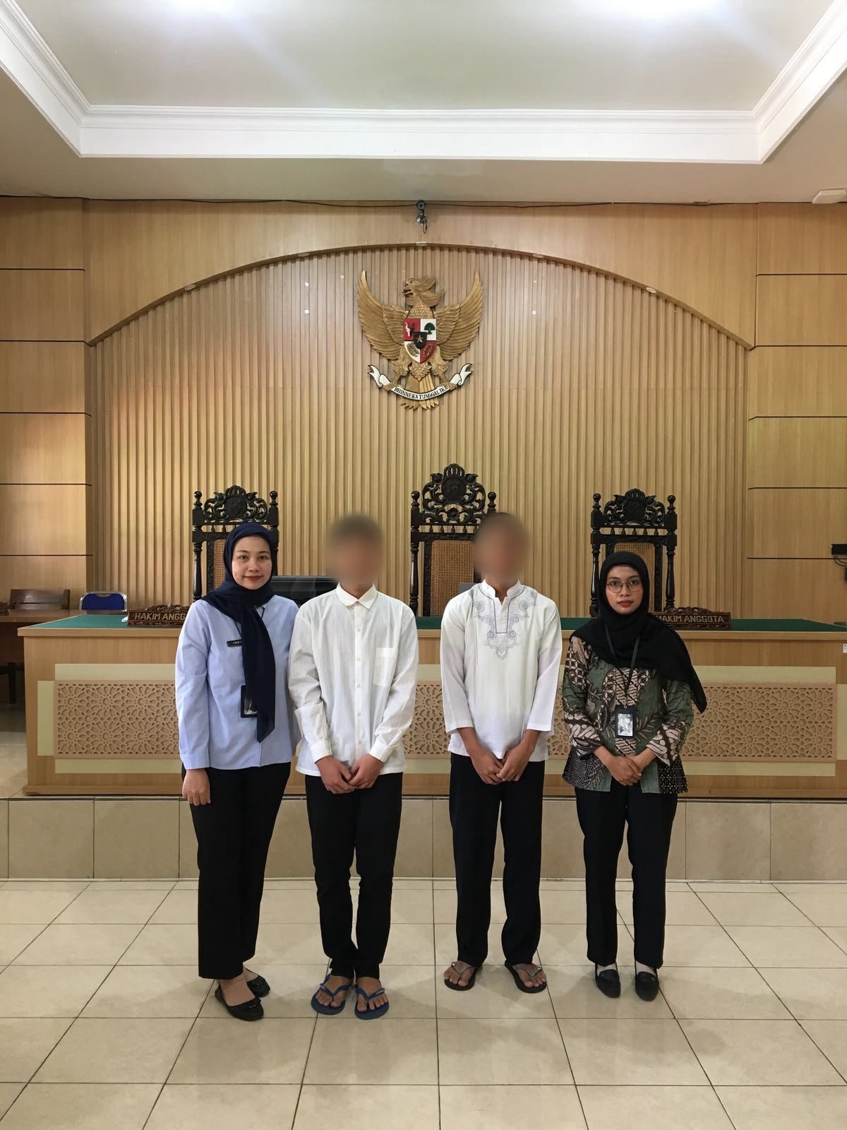 MAGELANG – Balai Pemasyarakatan (Bapas) Kelas II Magelang melalui Pembimbing Kemasyarakatan (PK) melaksanakan tugas pendampingan sidang agenda pembacaan putusan bagi Anak yang Berhadapan dengan Hukum (ABH) di Pengadilan Negeri Mungkid